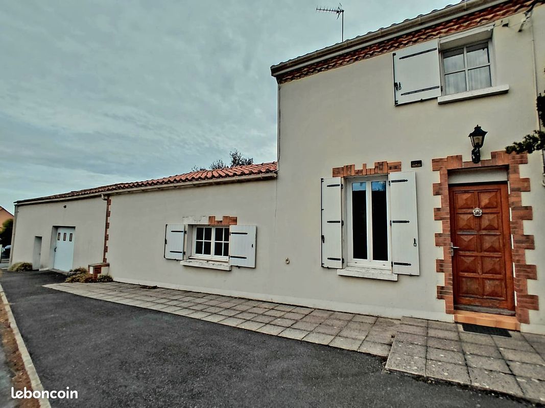Maison 4 pièces 100 m² · à Le Loroux-Bottereau · 100 m² · 240 000 €