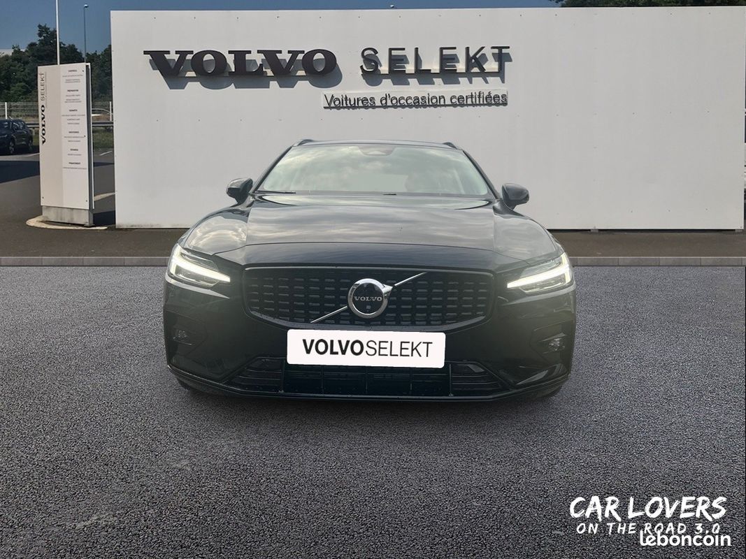 VOLVO V60 Micro hybride essence B4 197 ch DCT7 Ultra Style Dark (image 8)