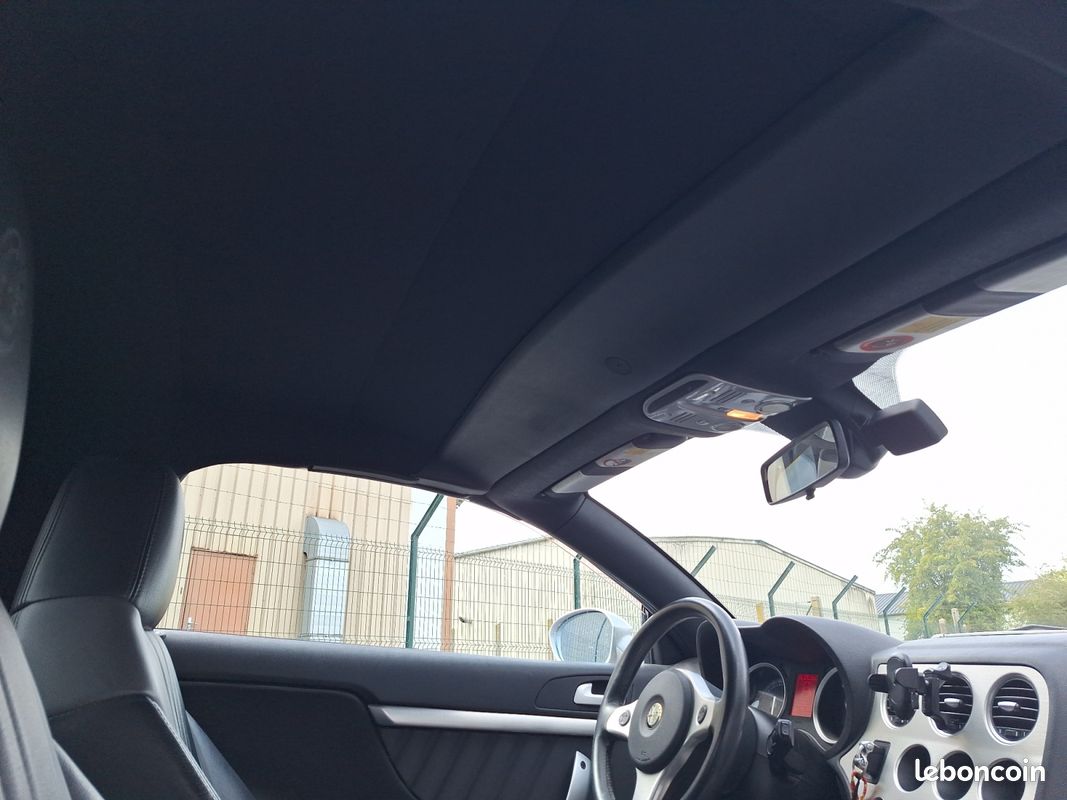 ALFA ROMEO SPIDER 3.2 V6 JTS Q4 260ch CABRIOLET - 77 400 km - Garantie 12 mois (image 22)