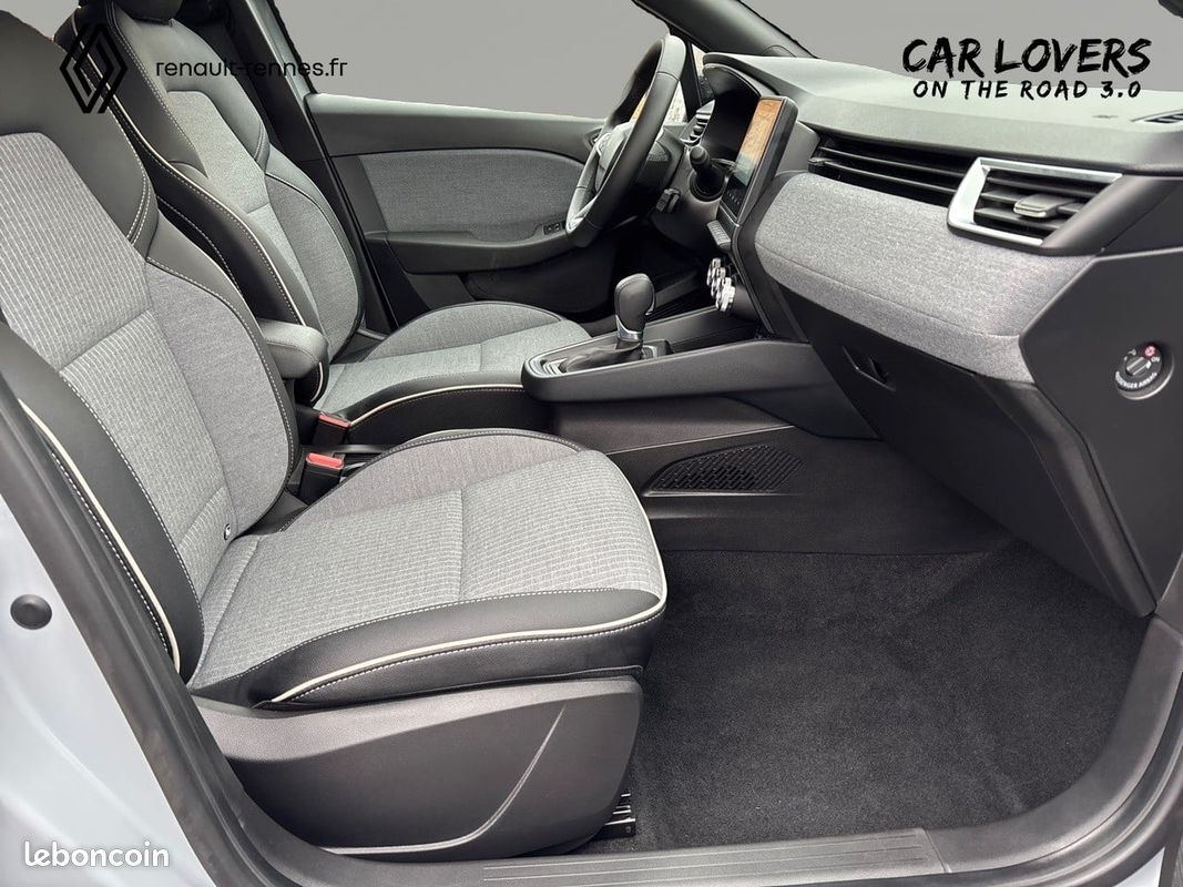 RENAULT Clio E-Tech full hybrid 145 ch GSR2 Techno (image 24)