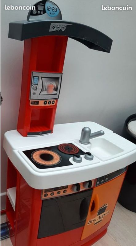 Cuisinière et dînette (image 1)