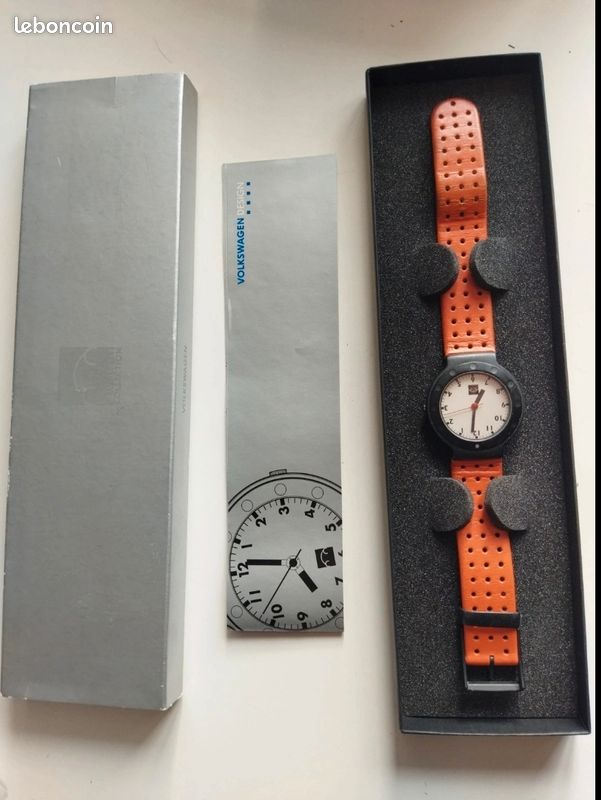 Montre Volkswagen Quartz - Cadran Avec Calendrier - Boîtier Acier Noir - Pile à Remplacer