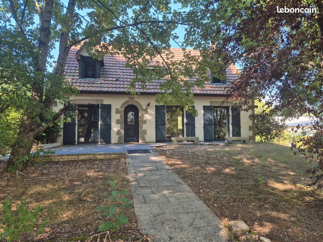 Maison 10 pièces 143 m² · à Mayet · 143 m² · 195 000 €