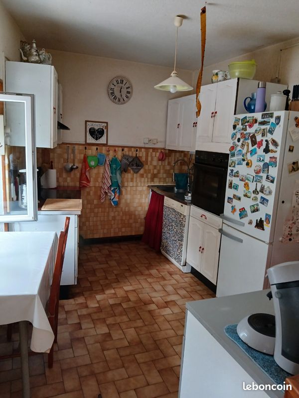Collocation 400 euros tout compris, meublé piscine jardin disponibilité immédiate (image 3)