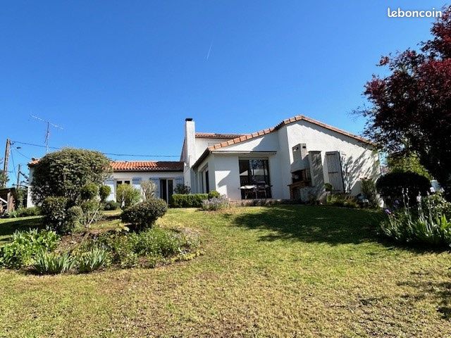Maison 8 pièces 200 m² - Smarves 86240 (image principale 0)