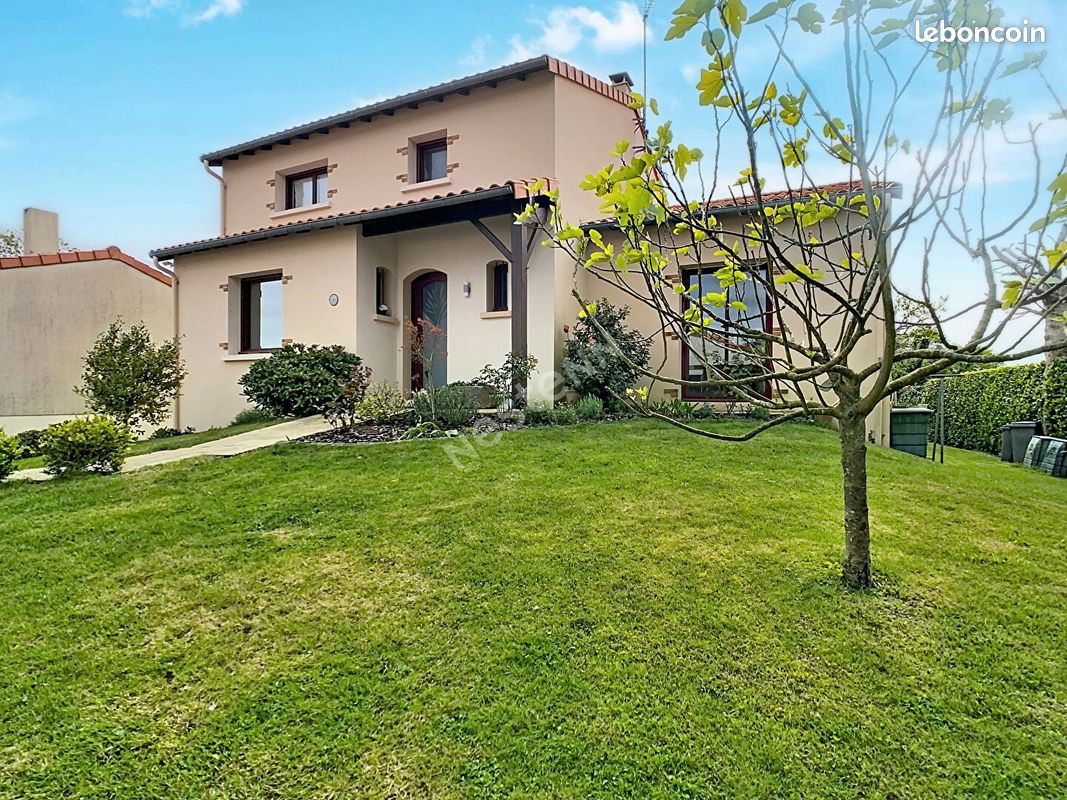Maison 8 pièces 174 m² · à Sèvremoine · 174 m² · 319 000 €