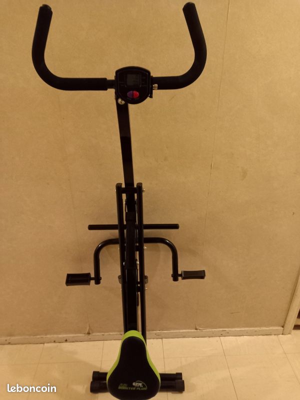 Vélo D'appartement Pliable Avec Fonction Rameur - Très Bon état - Compteur