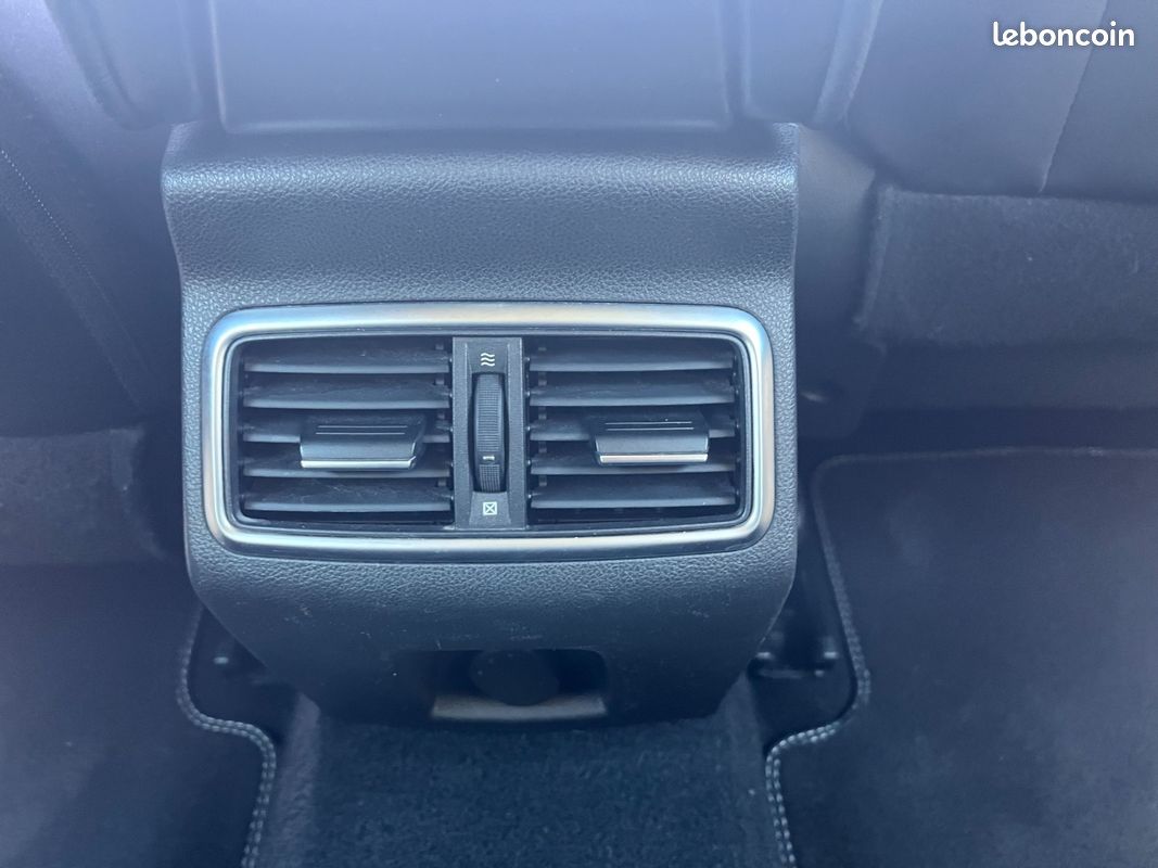 RENAULT MEGANE IV ESTATE dCi 130 Energy Intens (image 38)