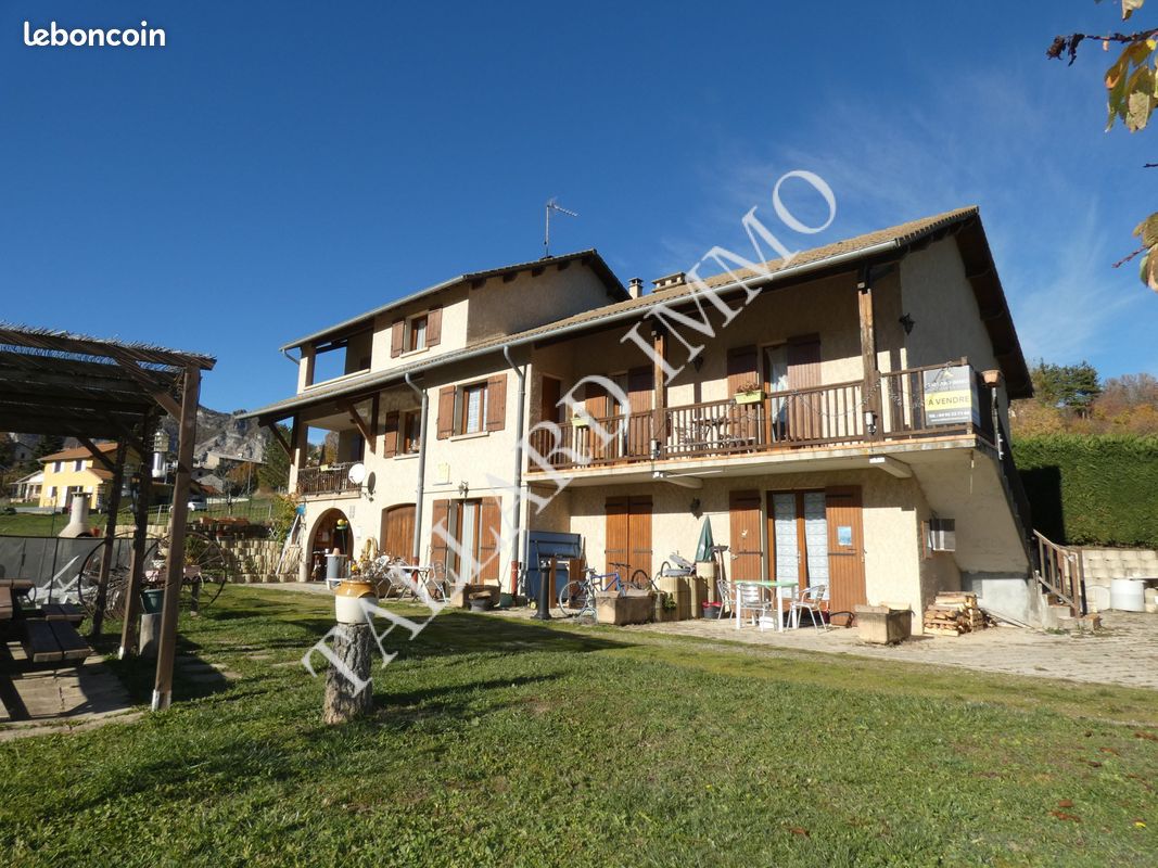 Maison 12 pièces 342 m² (image 2)