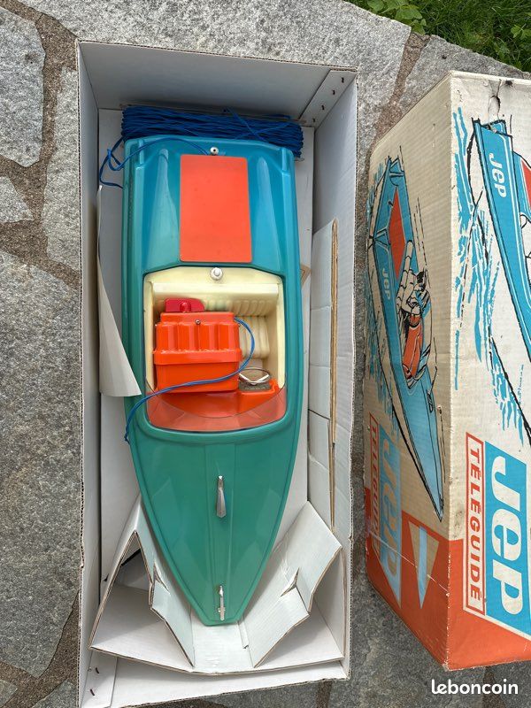 Bateau Jouet Ancien PLASTICA – Vedette à Moteur Mécanique Années 50/60 – Longueur 34 Cm