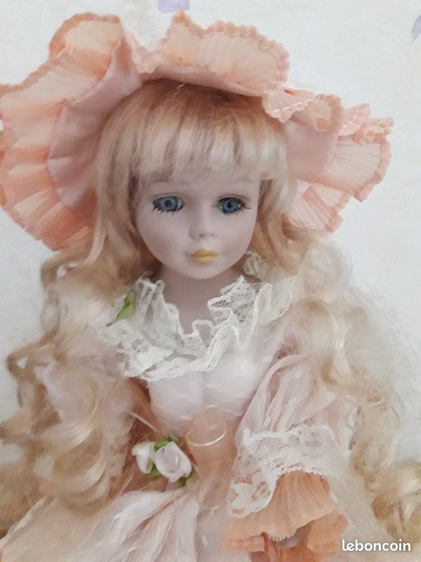 Poupée en porcelaine (image 2)