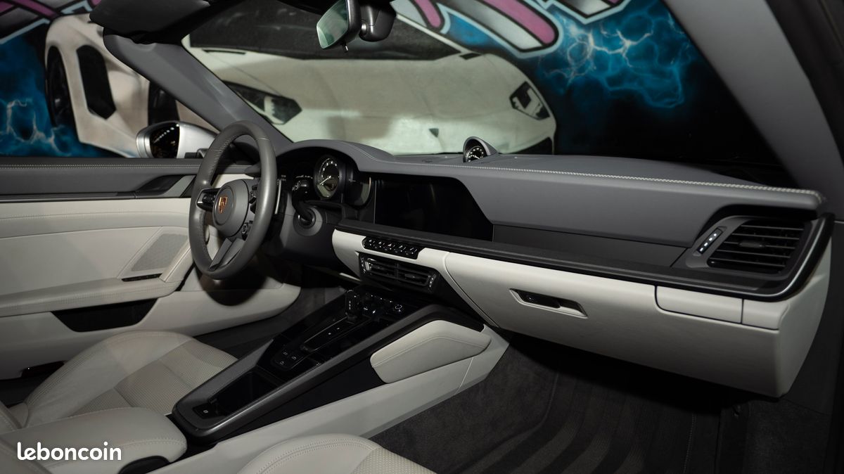 Porsche 911 (992) cabriolet carrera (image 9)