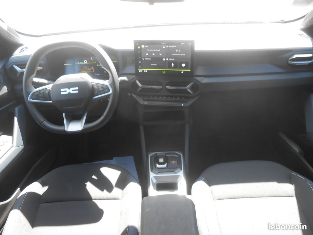 DACIA Duster Hybrid 140 Journey 4 X 2 (image 16)