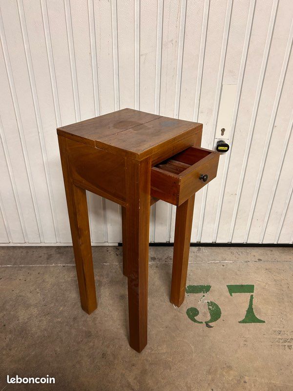 Table guéridon en bois (image 3)