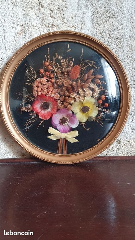 Cadre Rond En étain Avec Fleurs Séchées – Vintage Fin XXe – 22,5 Cm – Très Bel état