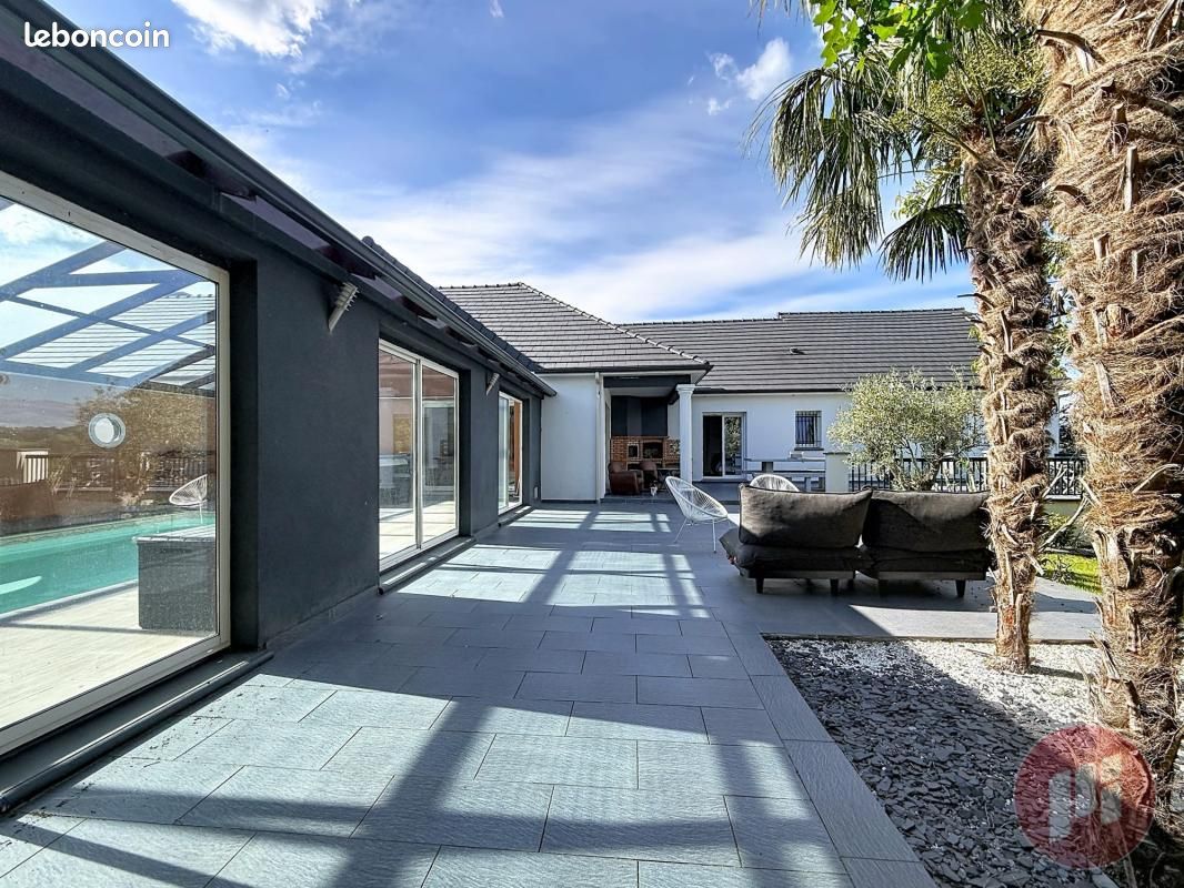Maison 6 pièces 245 m² · à Cosnac · 245 m² · 577 500 €