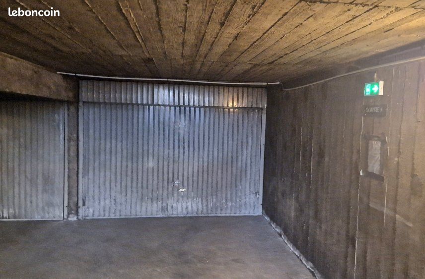 Parking 15 m² · à Saint-Étienne · 15 m² · 13 000 €