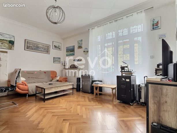 Maison 7 pièces 226 m² — 7