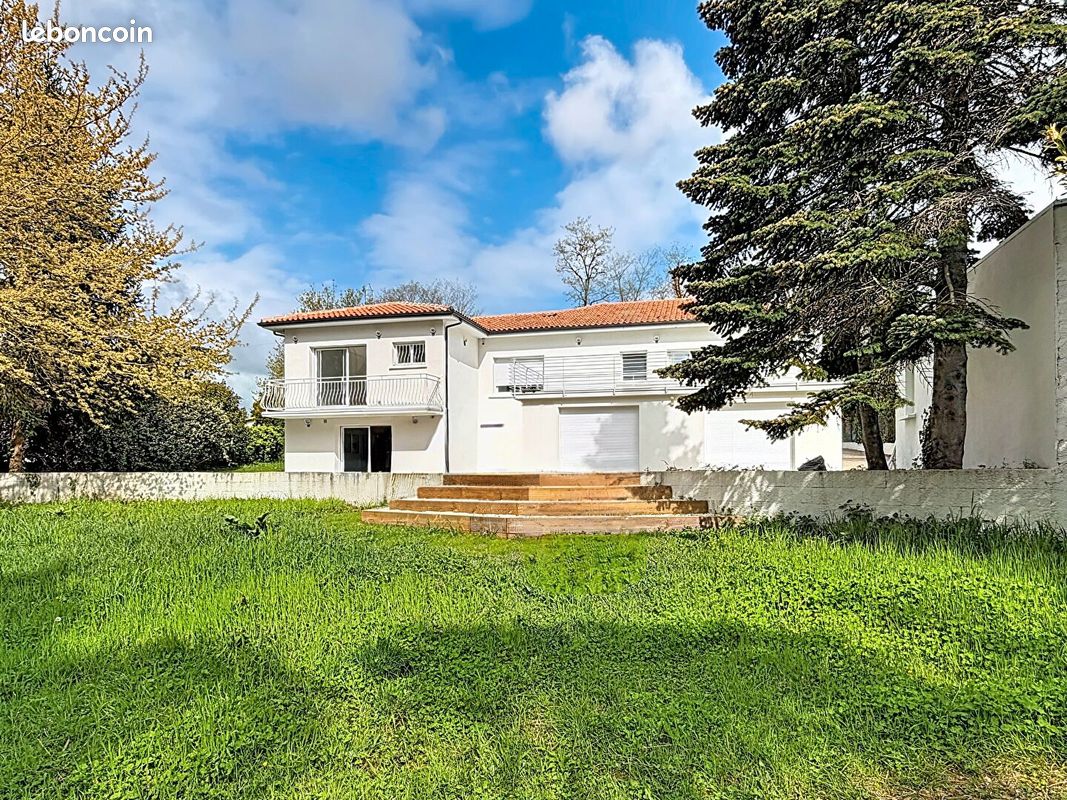 Maison 9 pièces 280 m² · à Floirac · 280 m² · 1 250 000 €