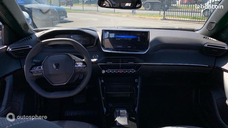 Peugeot 2008 e-2008 156ch Allure (image 11)