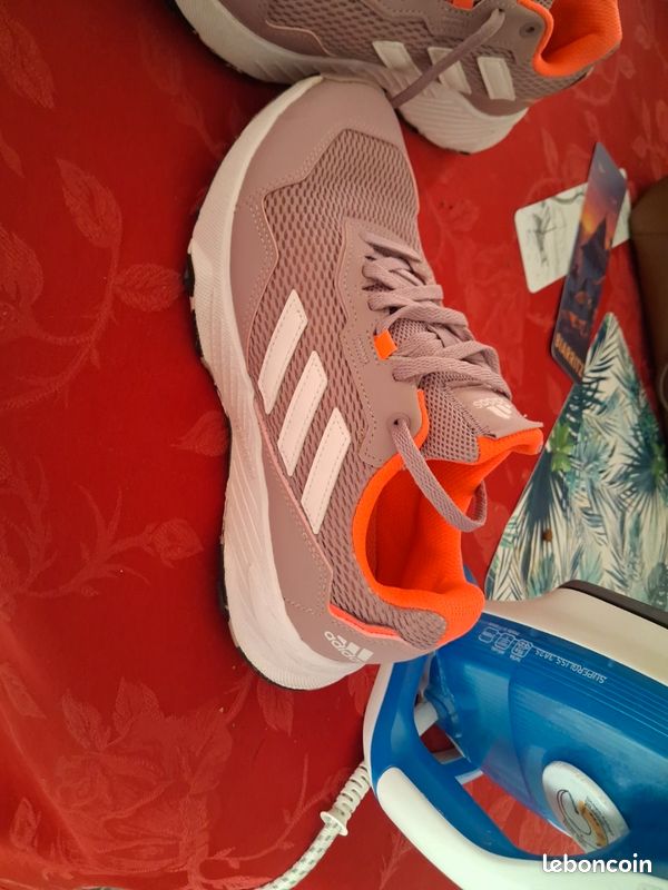 Adidas femme taille 38 (image 1)