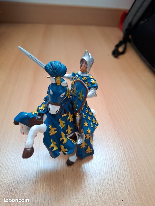 Papo chevalier prince Philippe le bleu et son cheval (image 1)