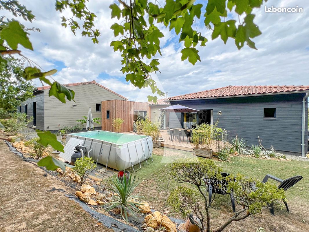 Maison 8 pièces 169 m² · à Écoyeux · 169 m² · 390 000 €