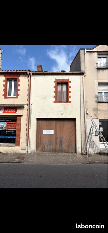 Local commercial 1 pièce 126 m² · à Sainte-Pazanne · 126 m² · 50 000 €