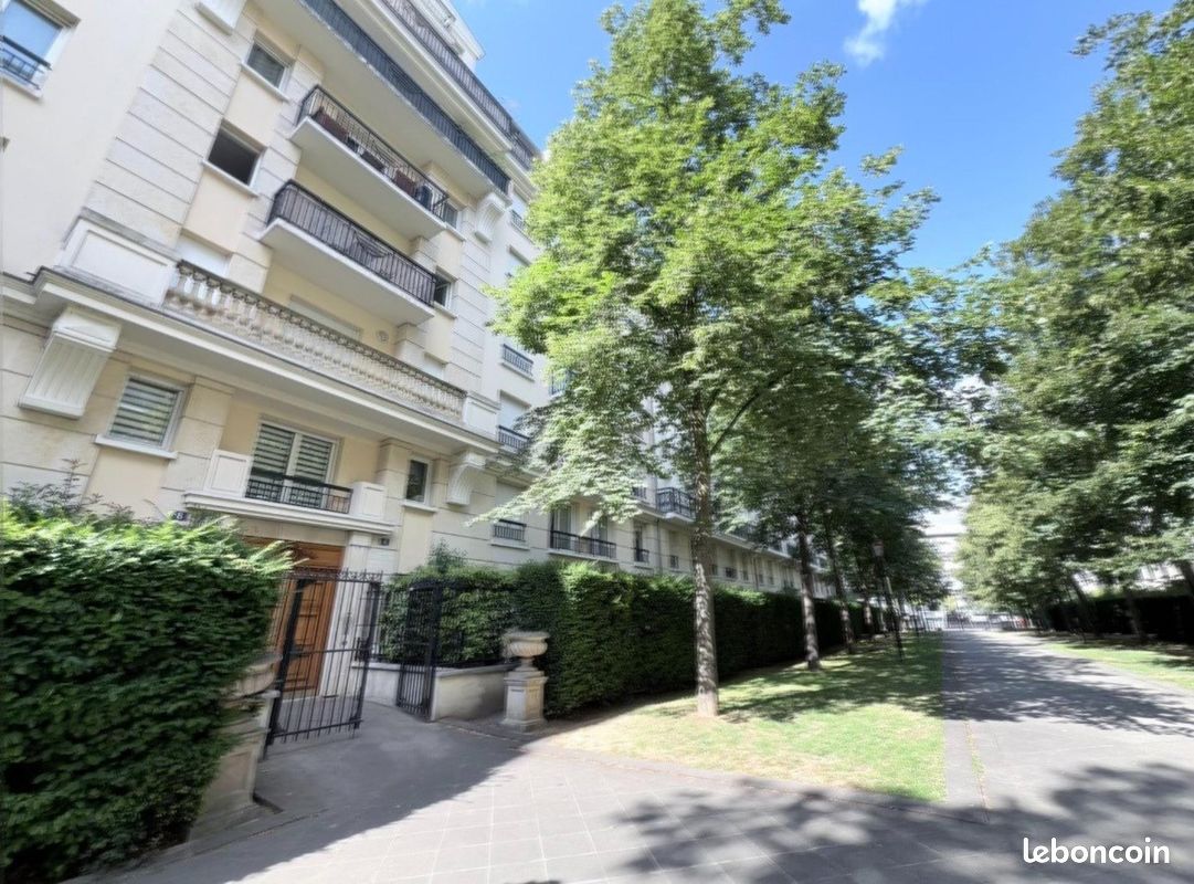 Appartement 3 pièces 90 m² · à Issy-les-Moulineaux · 90 m² · 2 650 €
