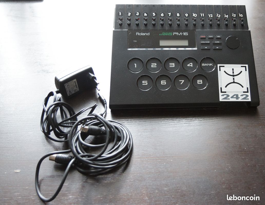 Batterie électronique Roland + boite à rythme Boss (image 2)