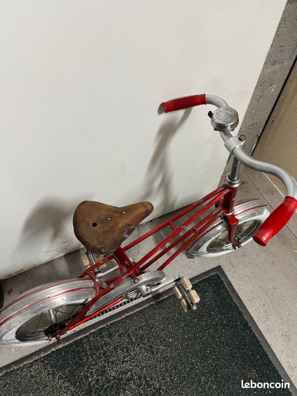 Pédale Droite Notario Ancienne Pour Vélo Enfant - Neuve Avec Traces De Stockage