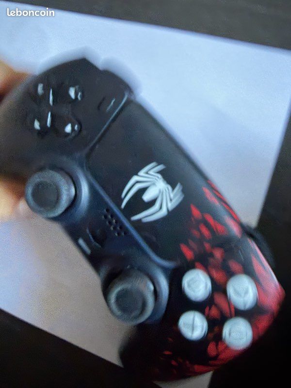 Manette PS5 DualSense Spider-Man 2 Limited Edition - HS / Pour pièces prix fixe vendue seule sans rien (image 2)