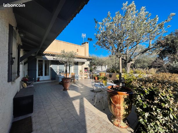 Maison individuelle plain pied de 109 m2 sur terrain de 880 m2