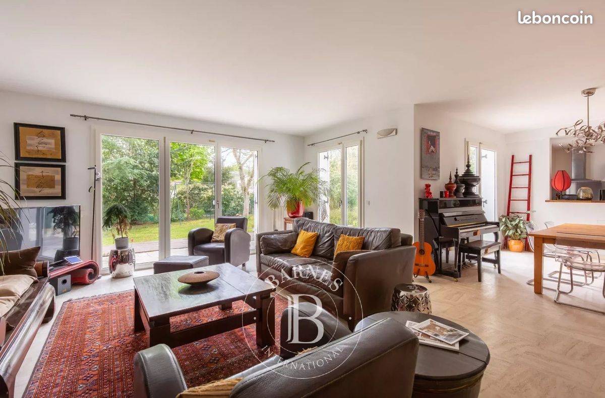 Propriété 9 pièces 208 m² (image 5)