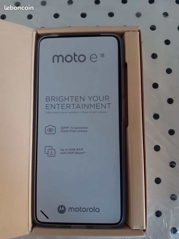 Téléphone Motorola moto e15 (image 2)