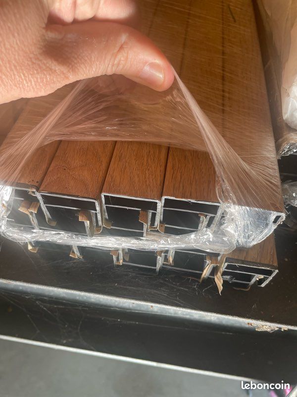 Tasseaux PVC imitation bois (image 1)