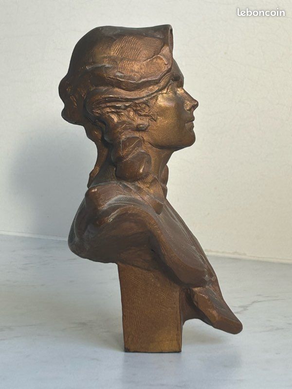 Buste de Marianne classique blanc