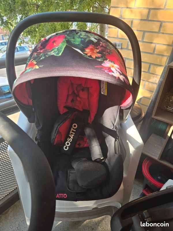Vends poussette pour filles (image 5)