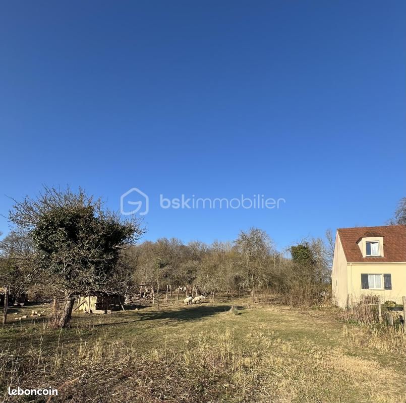Terrain 1 581 m² Chauffry · 75 000 €