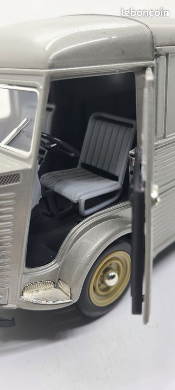 Miniature Solido Citroën Type HY Gris Tôlé 1962 - Echelle 1:21 (Réf 8054) - Occasion Très Bon état