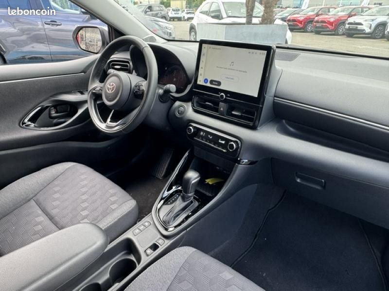 Toyota Yaris 116h Design 5p MC24 (image 10)