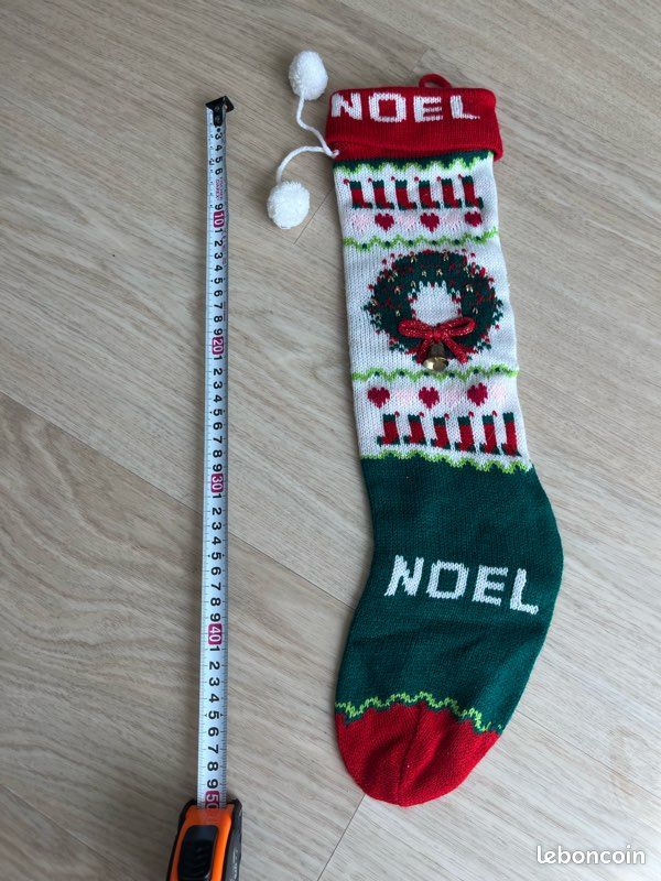 Chaussette décorative de Noel vintage laine. Rouge, vert, blanc. Grelot et pompons. Neuf (image 3)
