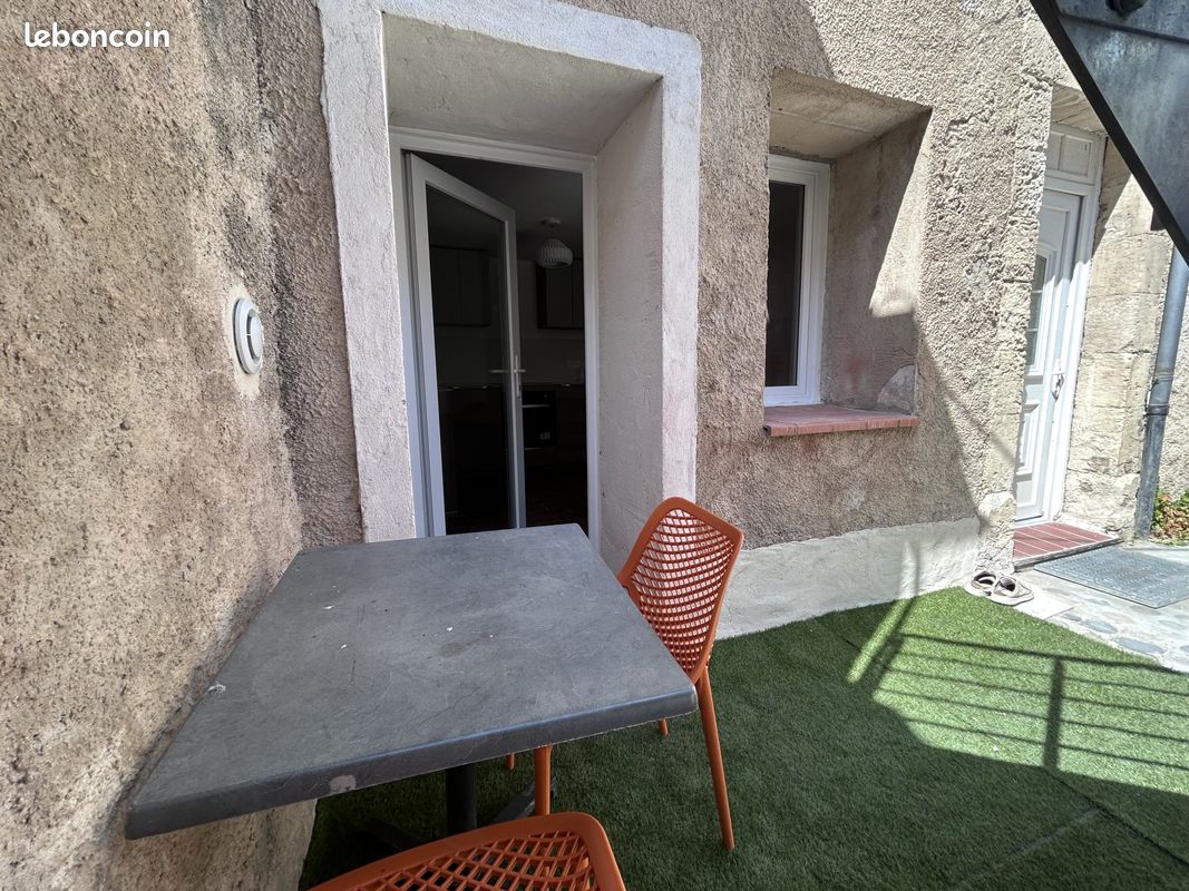 Appartement 2 pièces 33 m² · à La Roque-d'Anthéron · 33 m² · 640 €