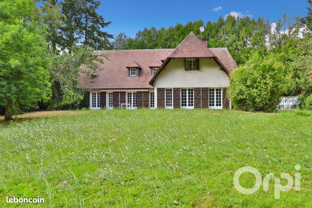 Maison 6 pièces 255 m² · à Étrépagny · 255 m² · 420 000 €