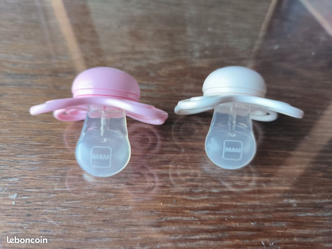 Lot de deux sucettes Mam (image 2)
