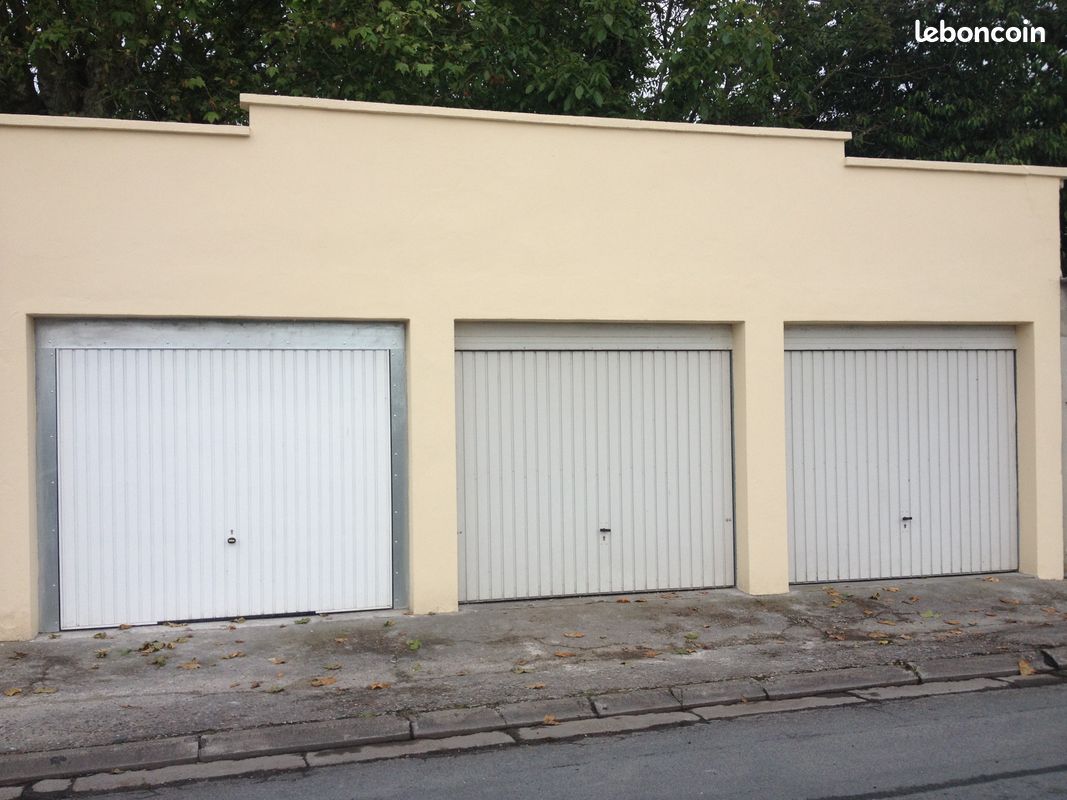 Garage · à Sainte-Livrade-sur-Lot · 90 €/mois