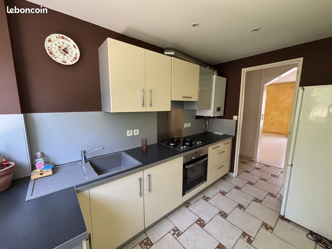 Appartement 3 pièces 57 m² · à Saint-Étienne · 57 m² · 525 €/mois