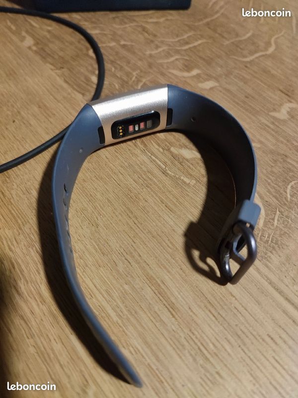 Montre connectée FITBIT CHARGE 3 TBE (image 4)