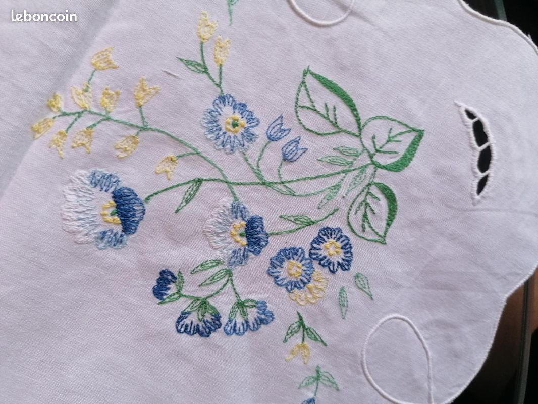 Nappe a thé en coton, brodées (image 3)
