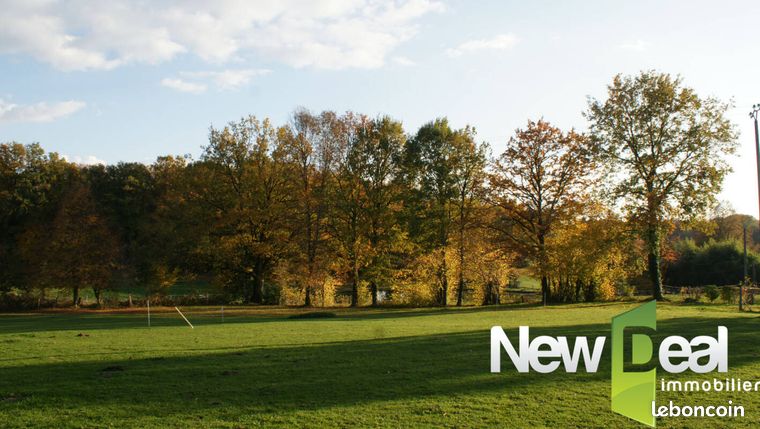 Terrain 3 169 m² Sadroc